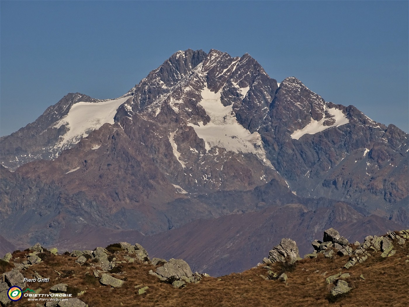 31 Monte Disgrazia (3678 m) allo zoom.JPG